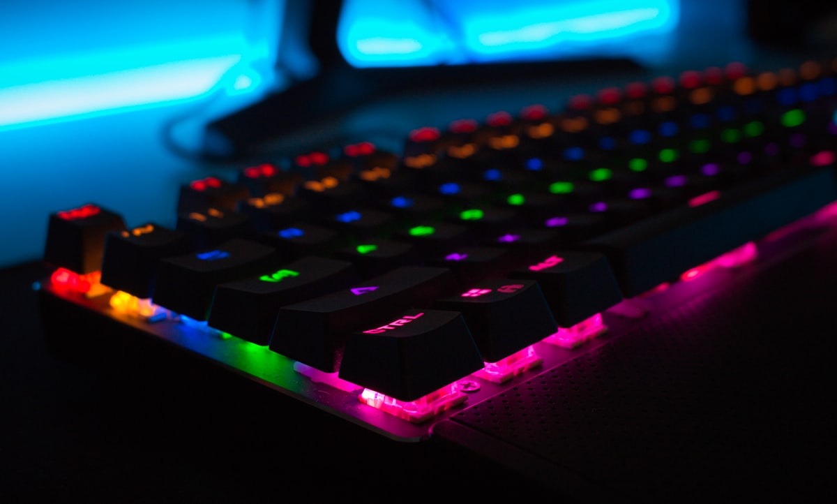 Focused player in front of a screen